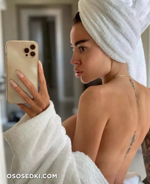 Alena Omovych - 836