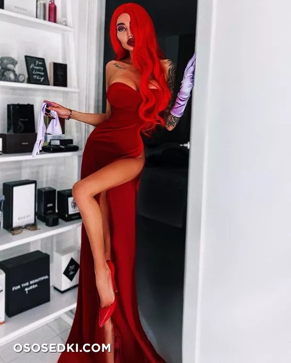 Alena Omovych - 850