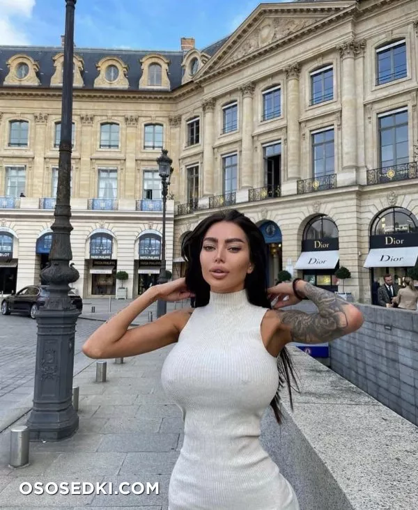 Alena Omovych - 853