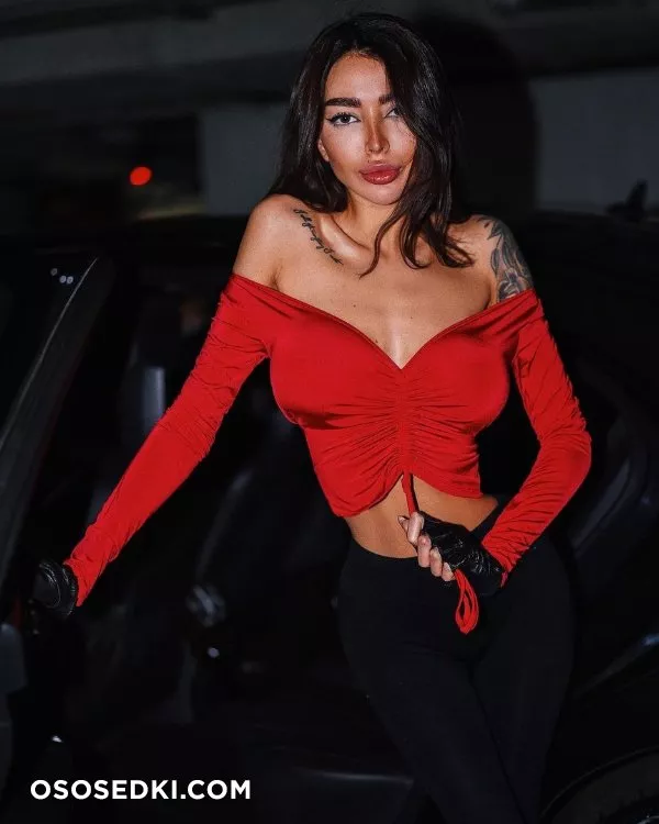 Alena Omovych - 854