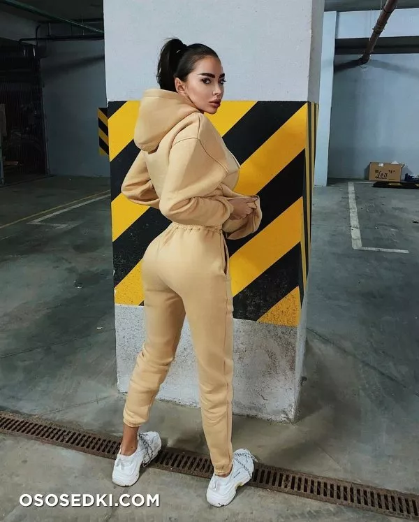 Alena Omovych - 861