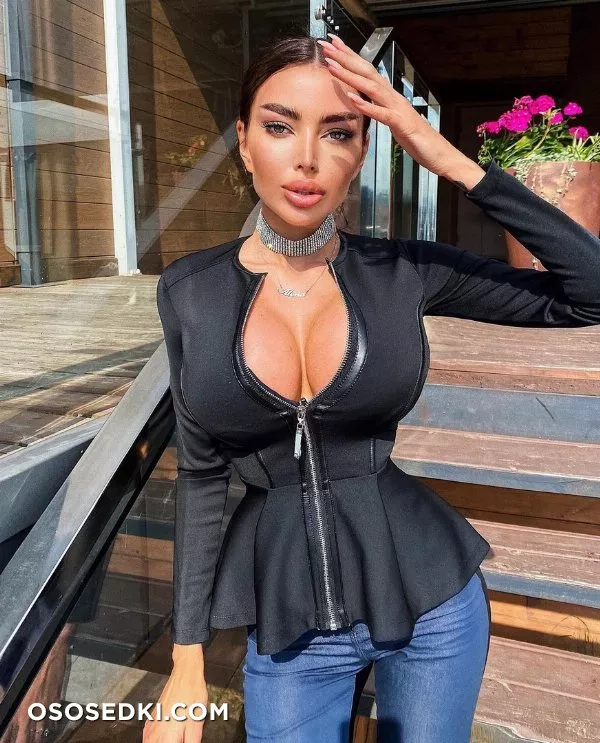 Alena Omovych - 867