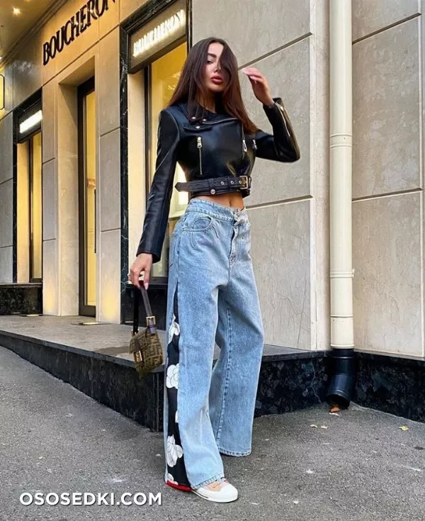 Alena Omovych - 887