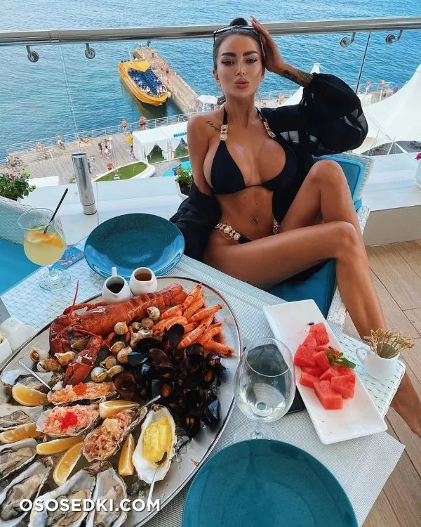 Alena Omovych - 890