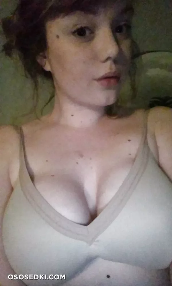 Hot Busty Amateur - 33