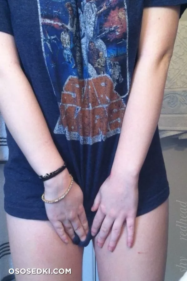 Busty Star Wars naked girl fan - 1