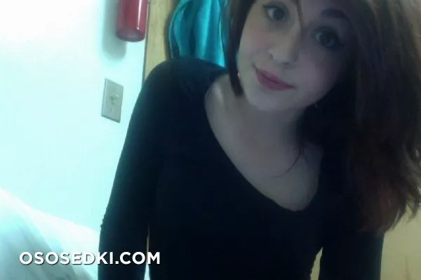 girlfriend loves spreading her ass - 23