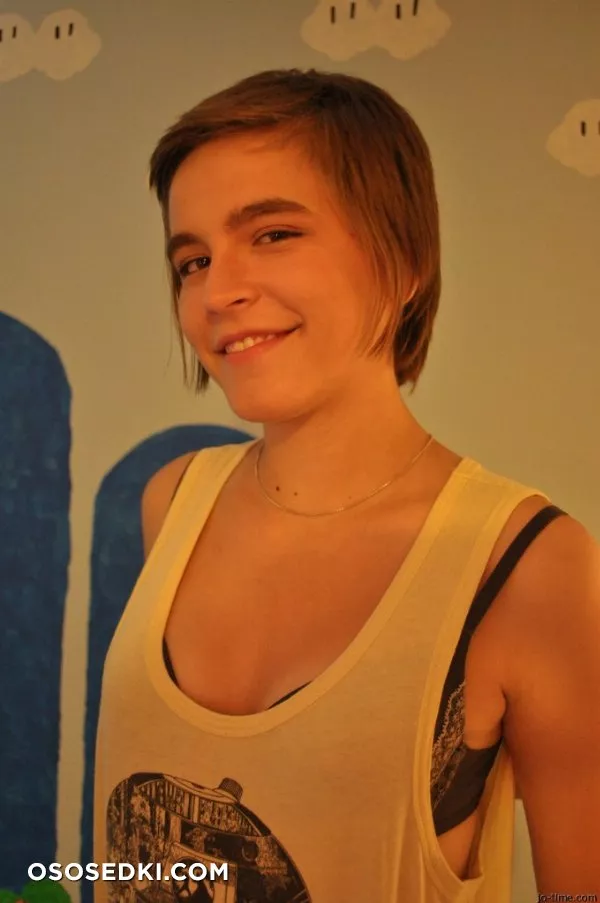 Cute Emo Teen Show Fresh Tight Pussy - 161