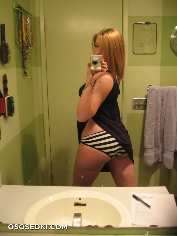Young blonde in the bathroom - 336