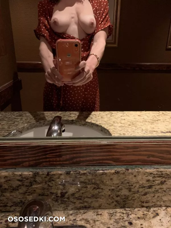 reddit_user Gigglywhenwet - 19