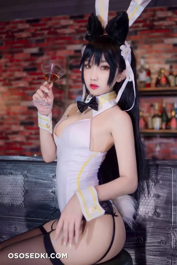 [鬼畜瑶在不在]碧蓝航线爱宕 酒吧兔女郎 nude. Onlyfans, Patreon leaked 10 nude photos and videos