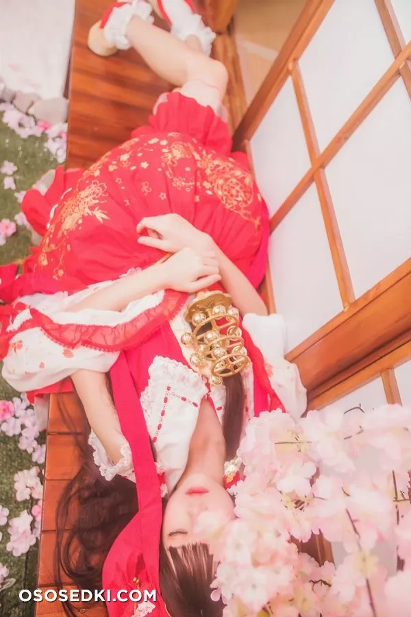 桜桃喵 - 灵梦 新年快乐 nude. Onlyfans, Patreon, Fansly leaked 45 nude photos and videos