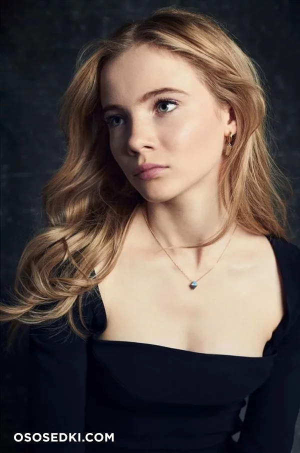 Freya Allan nude. Onlyfans, Patreon leaked 5 nude photos and videos
