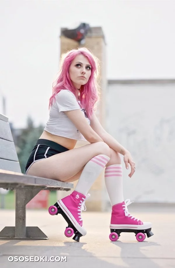 Rolyatistaylor - Pink roller skate girl nude. Onlyfans, Patreon, Fansly leaked 12 nude photos and videos
