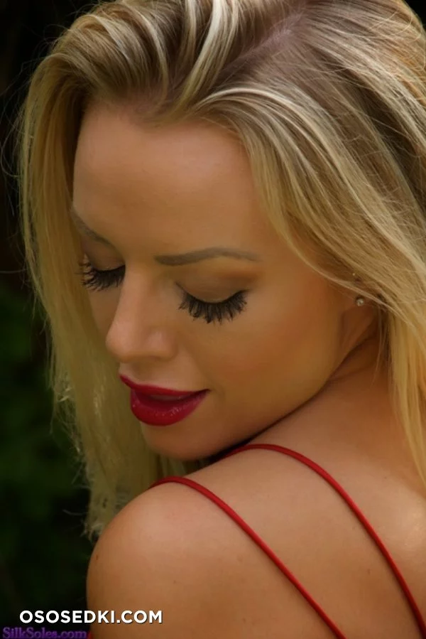 Hannah Claydon - Take A Turn Around The Garden nude. Onlyfans, Patreon, Fansly leaked 88 nude photos and videos