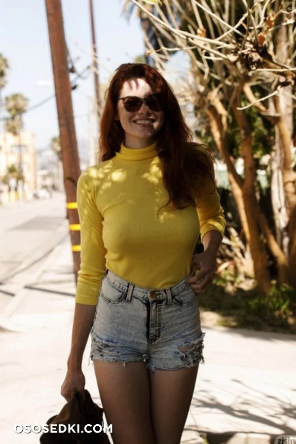 Sabrina Lynn - Yellow nude. Onlyfans, Patreon leaked 50 nude photos and videos