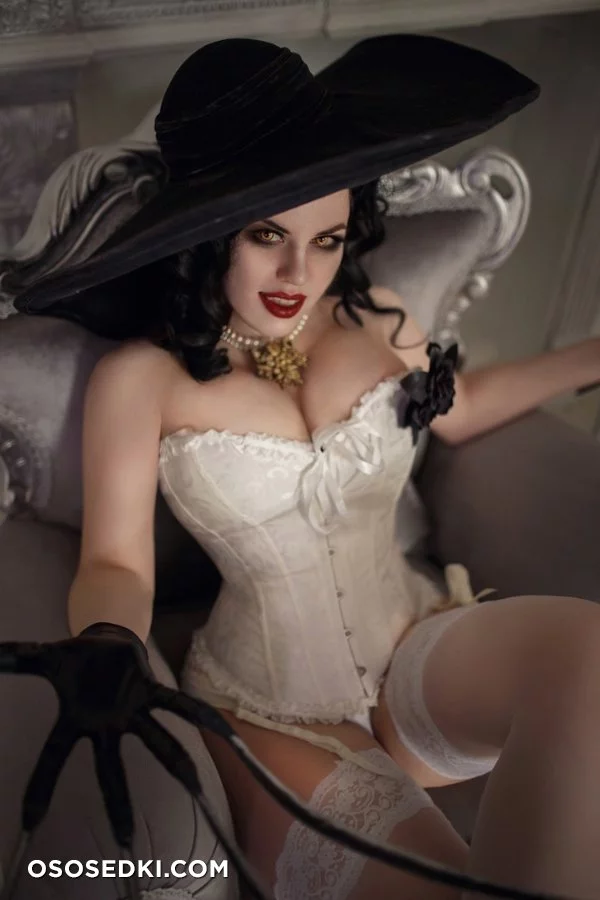 Alice Cosplay - Alcina Dimitrescu (Resident Evil) nude. Onlyfans, Patreon leaked 47 nude photos and videos